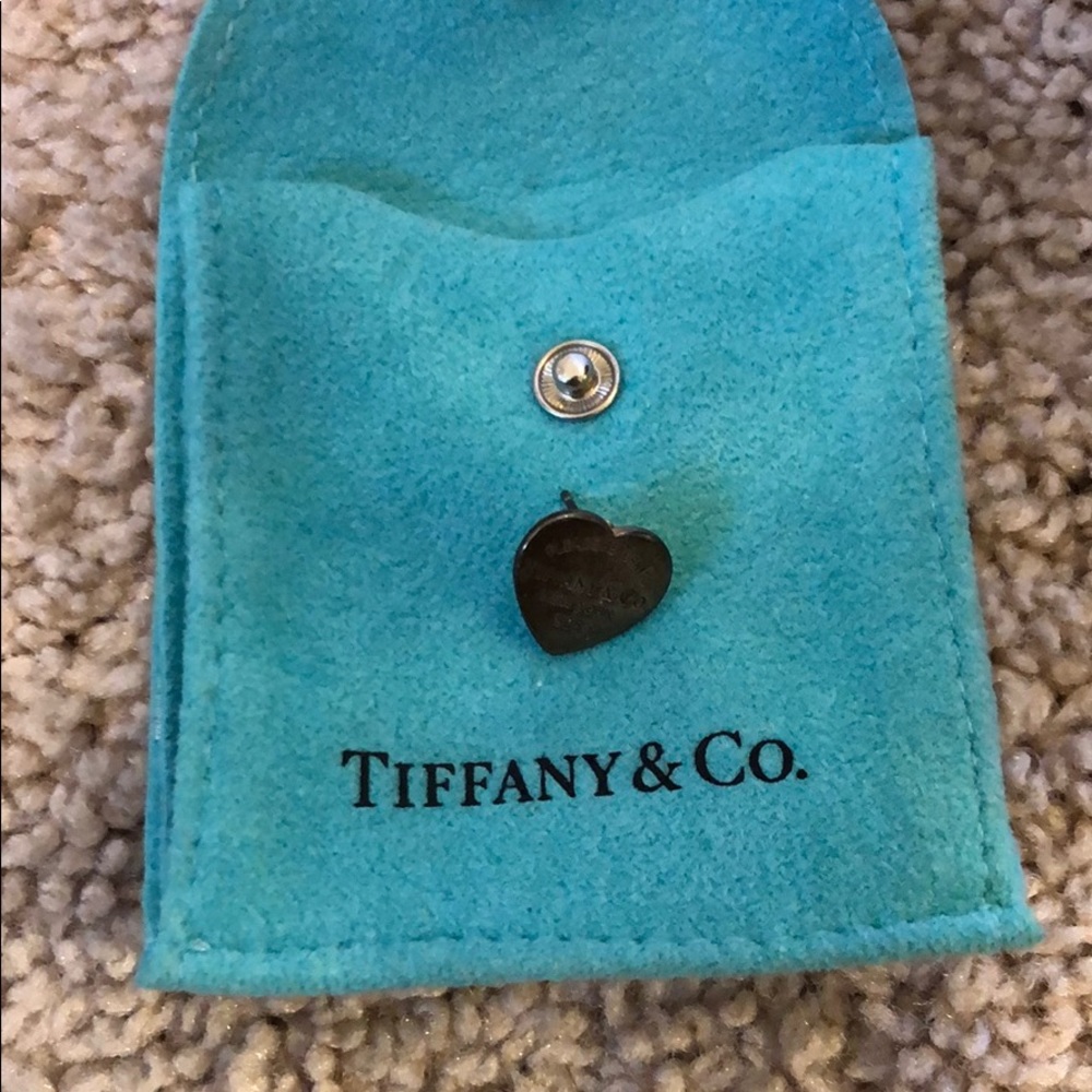 1 Tiffany & co earring post